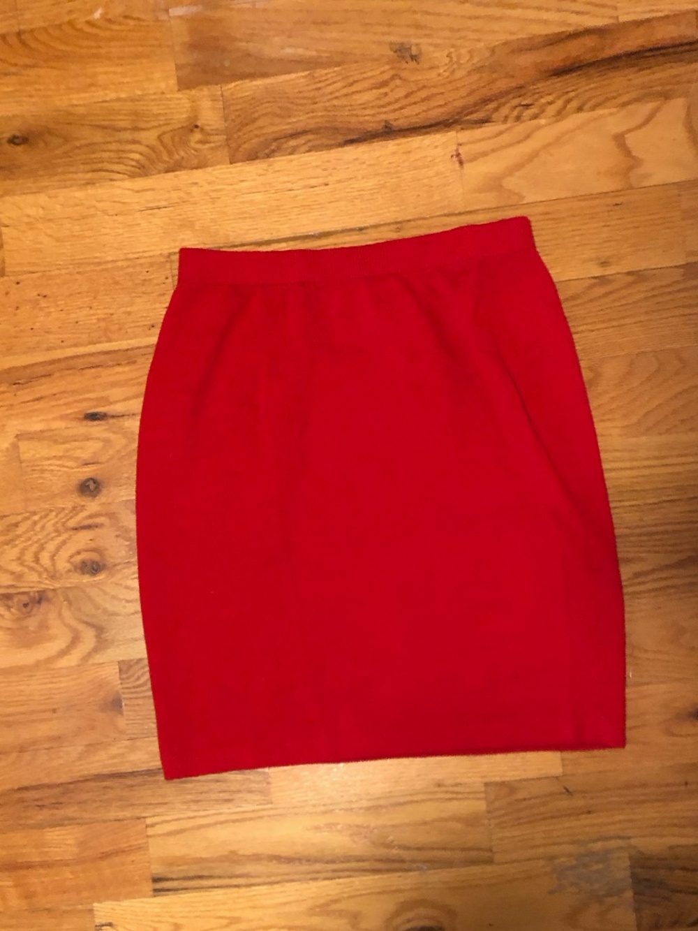 St. John Collection Red Pencil Mini Skirt - Picture 2 of 4
